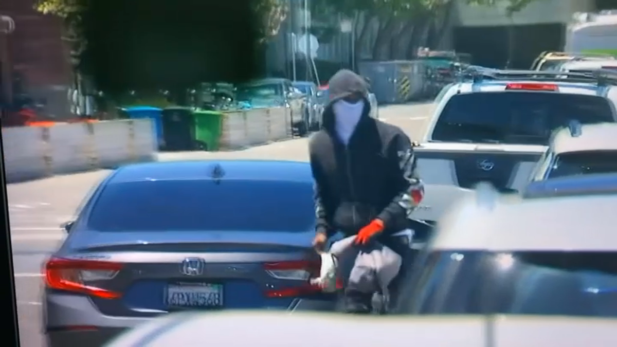 Car Break In Caught On Camera In One Of San Francisco S Hottest Tourist Spots Nbc Bay Area Car Break In Caught On Camera In One Of San Francisco S Hottest Tourist Spots Nbc Bay Area