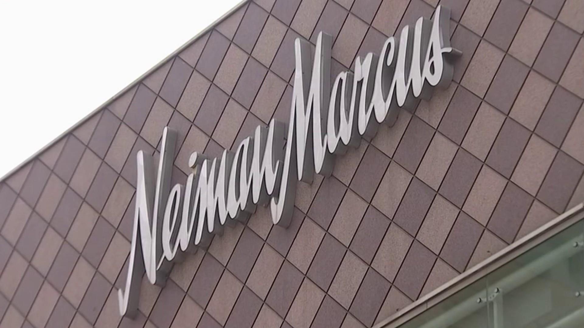 San Francisco police searching for ring of thieves who stole thousands in  merchandise from Neiman Marcus