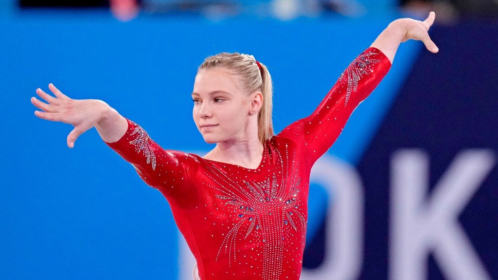 Jade Carey competes on the floor in the women's gymnastics qualifications during the Tokyo 2020 Olympics