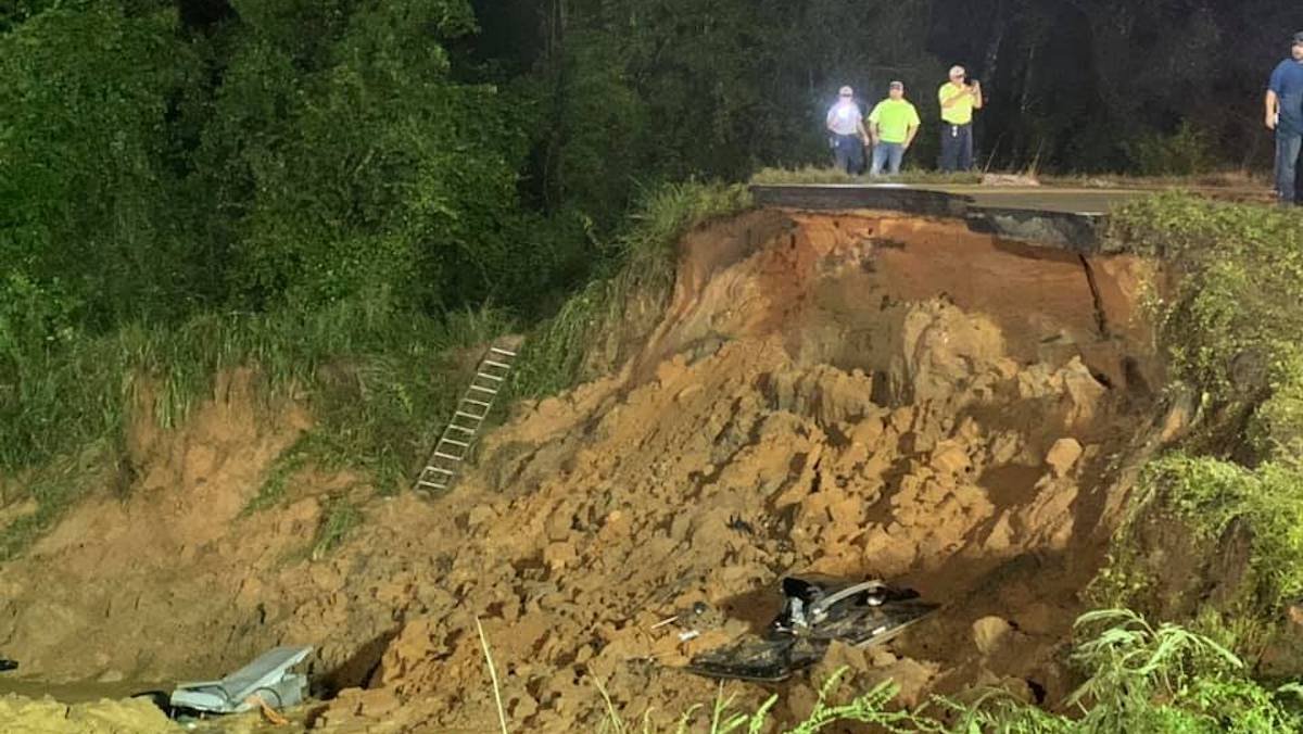 Mississippi Highway Collapses, Sending Vehicles Plunging; 2 Dead
