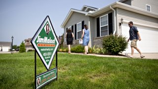 Mortgage Demand Falls to Lowest in Two Months as Rates Stagnate
