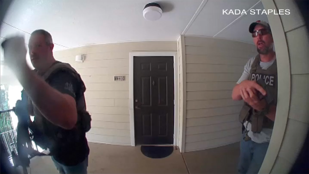 US Marshals Draw Guns on Florida Mom, Baby After Entering Wrong Apartment - Vimarsana News