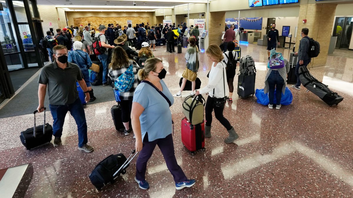 Flying for Spring Break? Here’s What to Know About TSA Airport Mask