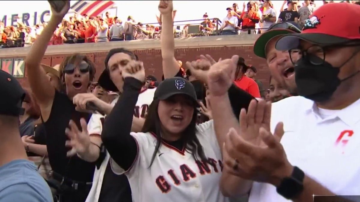 Giants Beat Padres, Win NL West Title on Season's Final Day - GV
