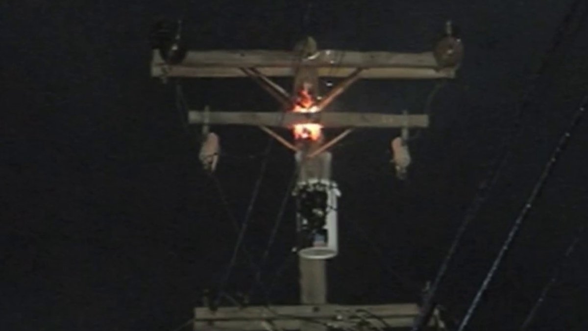 Thousands of Customers Wake Up to Ongoing Power Outages Across Bay Area ...