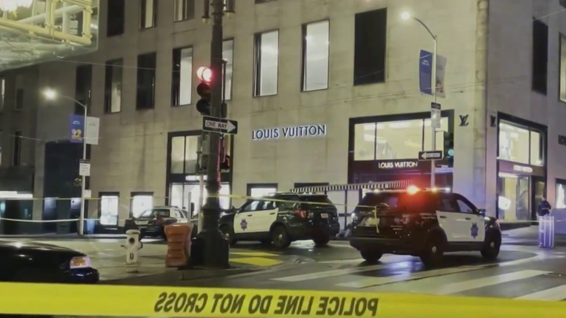 Walnut Creek police foil attempted smash-and-grab burglary at Broadway  Plaza Louis Vuitton store - CBS San Francisco