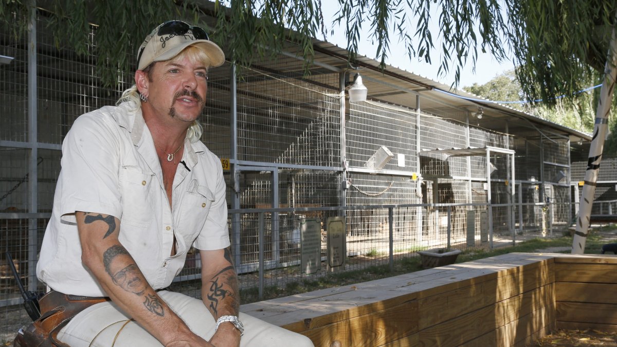'Tiger King' Joe Exotic Set for Resentencing in Oklahoma – NBC Bay Area - Vimarsana News