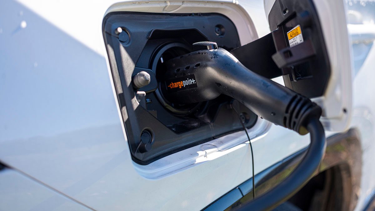 Frigid temps can cut electric vehicle range, make charging tough. Here's what to know – NBC Bay Area - Vimarsana News