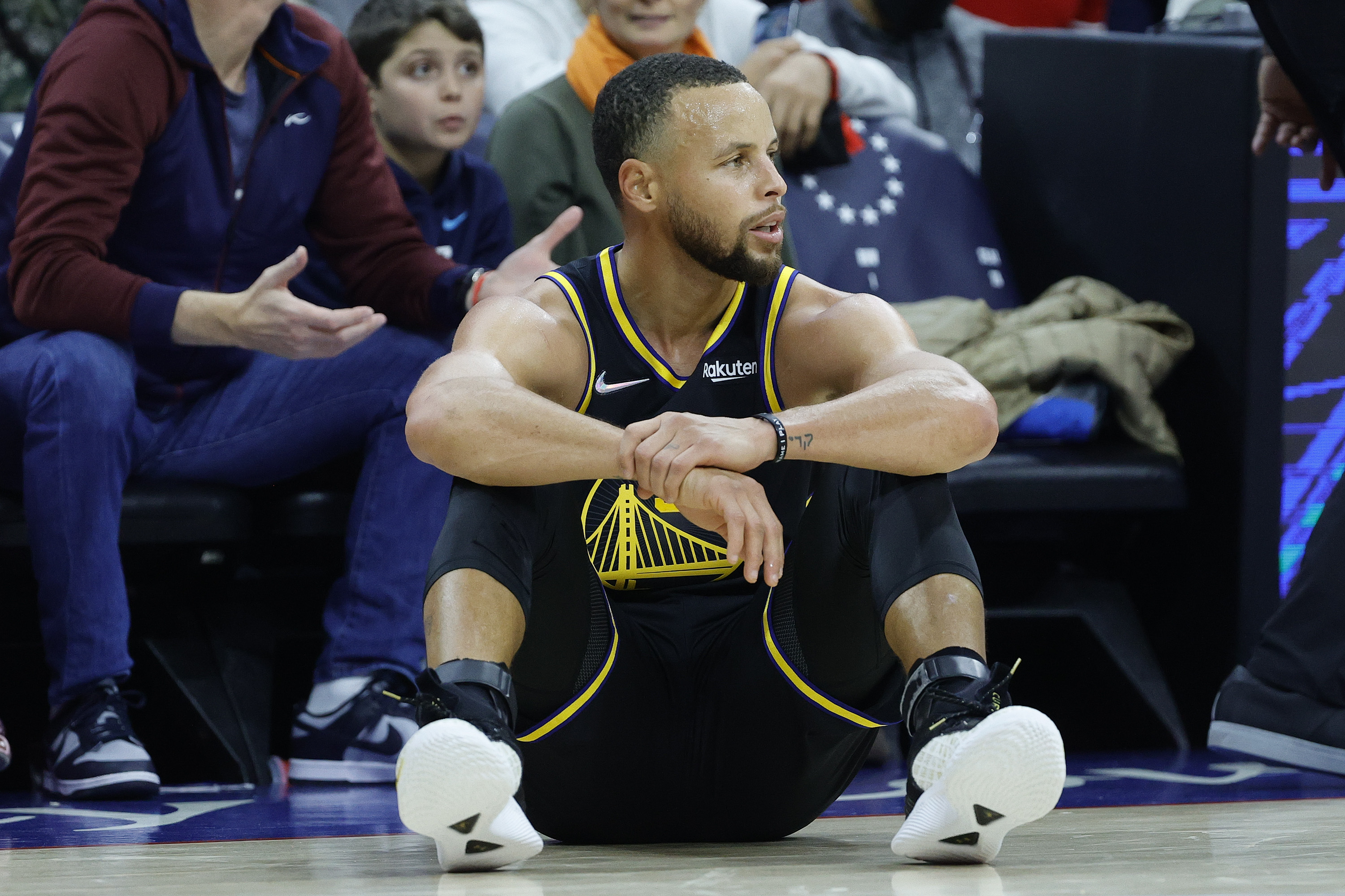 Sixers, Thybulle make sure Steph Curry has no shot at three-point