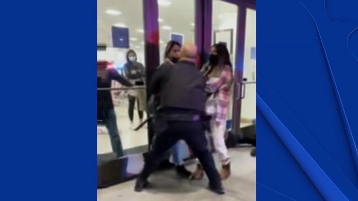 Two security officers assaulted in Green Hills mall robbery