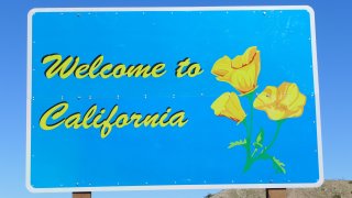 Welcome to California sign.