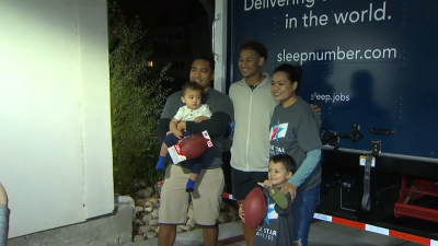 49ers Quarterback Surprises San Jose Military Family on Giving Tuesday