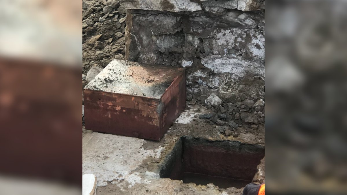 Crews Find 2nd Apparent Time Capsule at Lee Statue Site in Richmond – NBC Bay Area - Vimarsana News