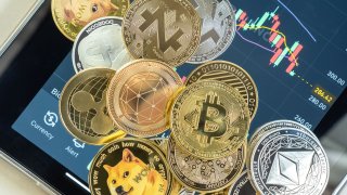 The executive order being signed Wednesday has been widely anticipated by the finance industry and others who have compared the cryptocurrency market with the Wild West.