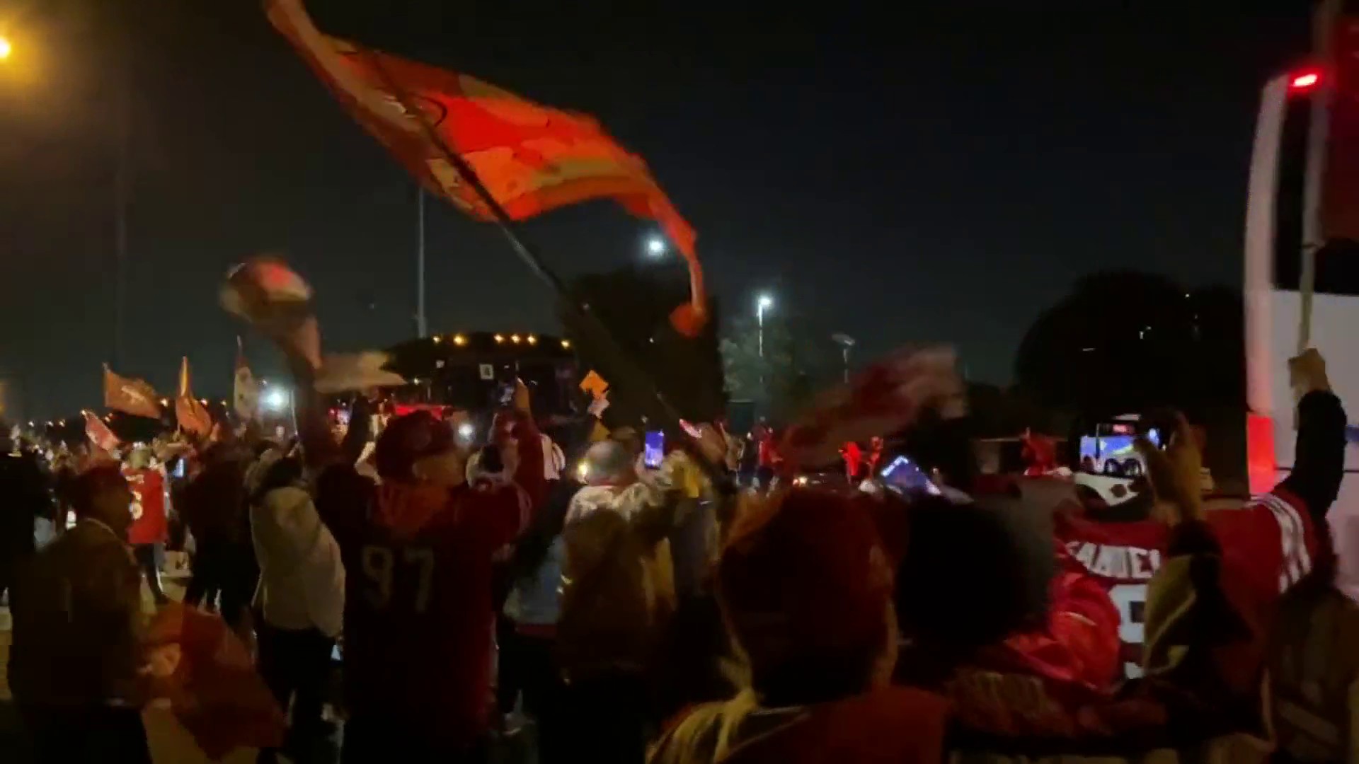 49er faithful cheer on Niners ahead of showdown with LA Rams