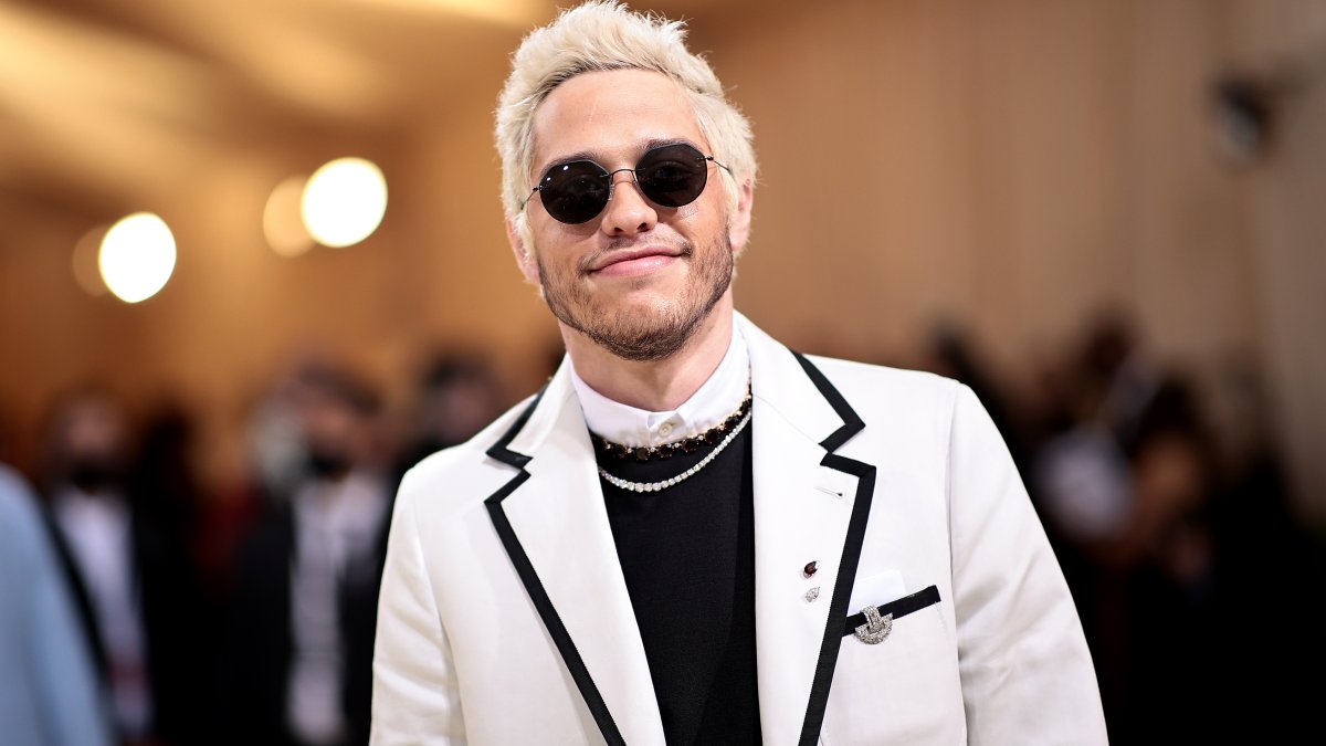 See 'Uncle' Pete Davidson Meet John Mulaney and Oliva Munn's Son Malcolm - Vimarsana News