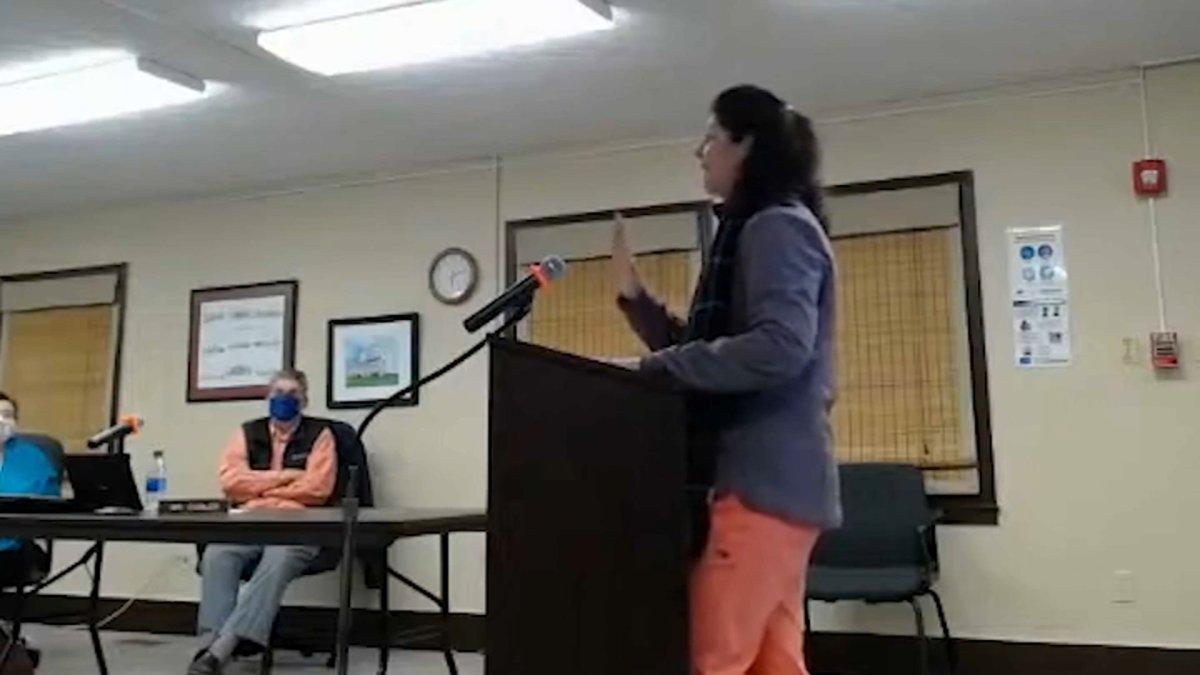 Virginia Mom Charged in Threat to Bring Guns to School Over Masks – NBC Bay Area - Vimarsana News