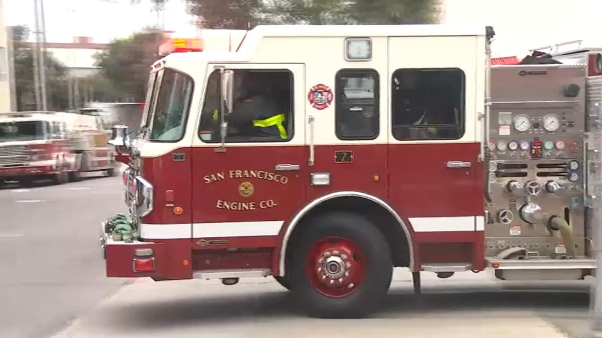 消防员表示，船员在旧金山控制住两起过夜火灾