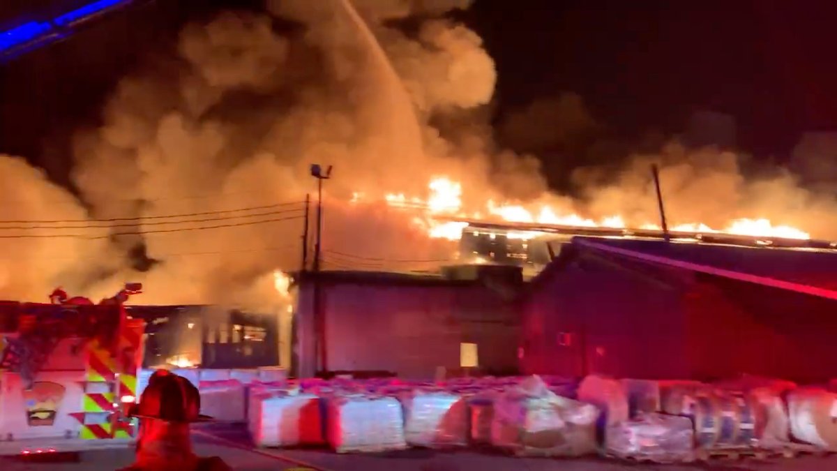 Thousands Called to Evacuate Over Fears Fire at NC Fertilizer Plant Could Cause Explosion - Vimarsana News