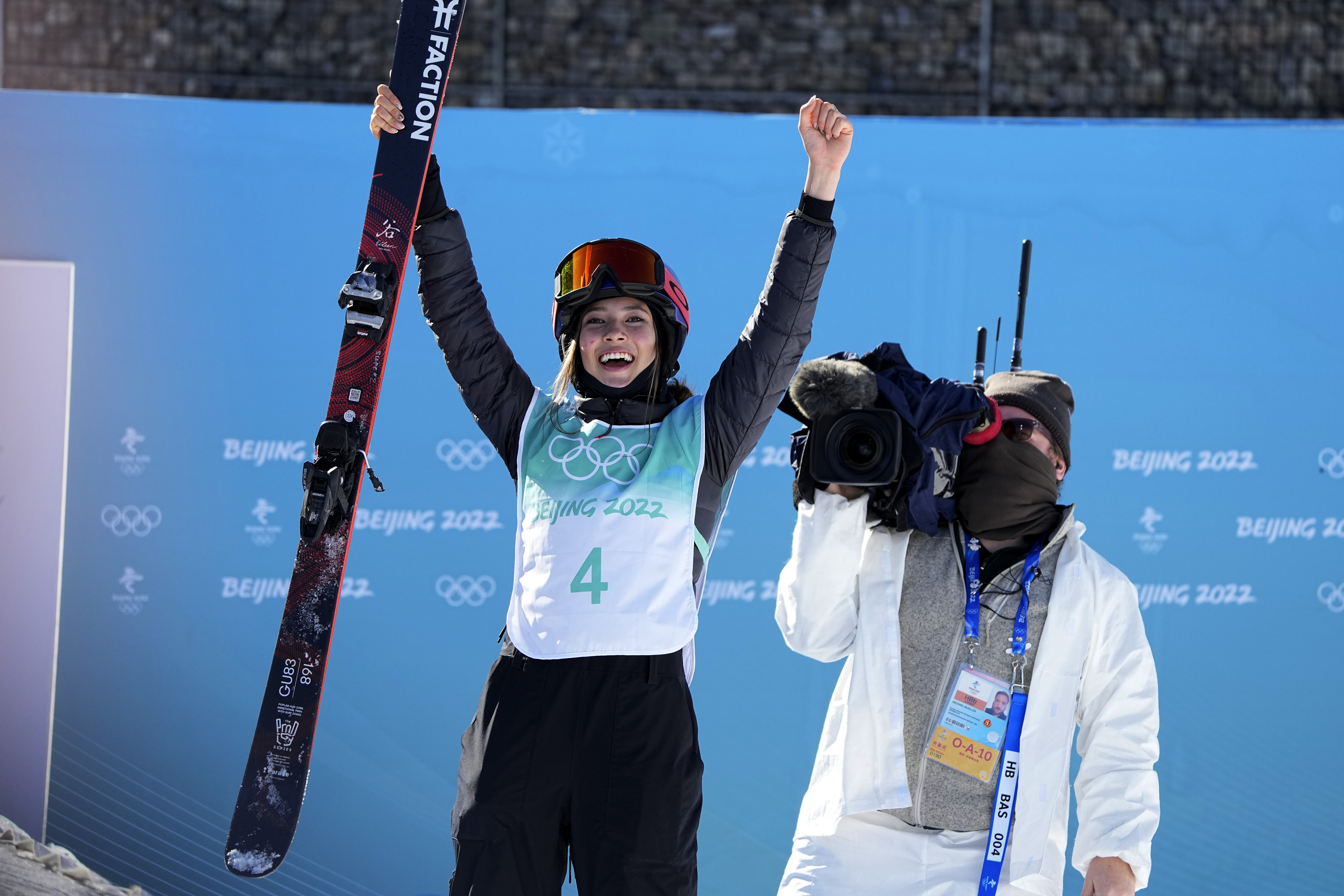 Why is U.S.-born Eileen Gu skiing for China? - The New York Times