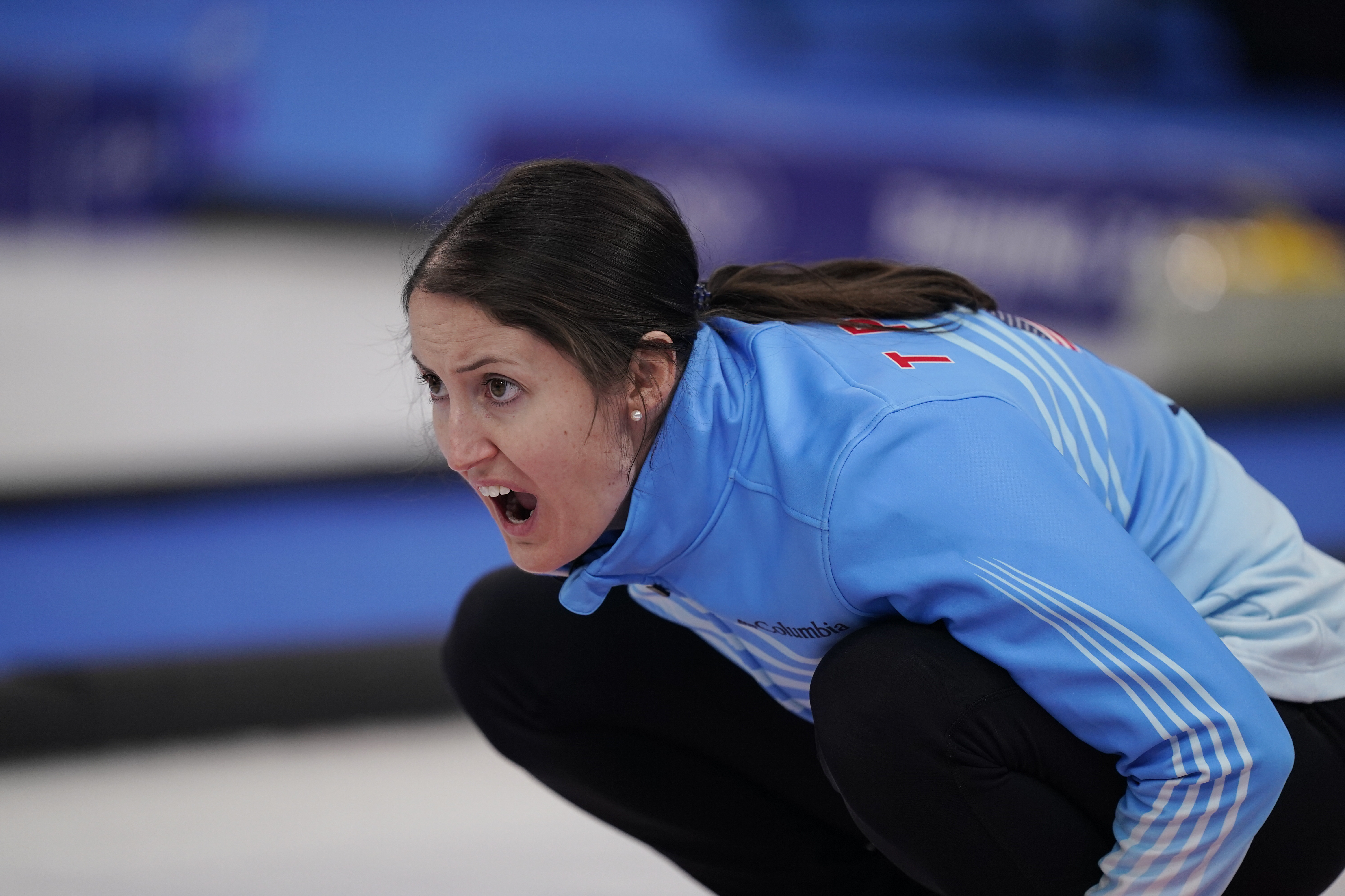 Canada Beats US 7-6 in Womens Curling