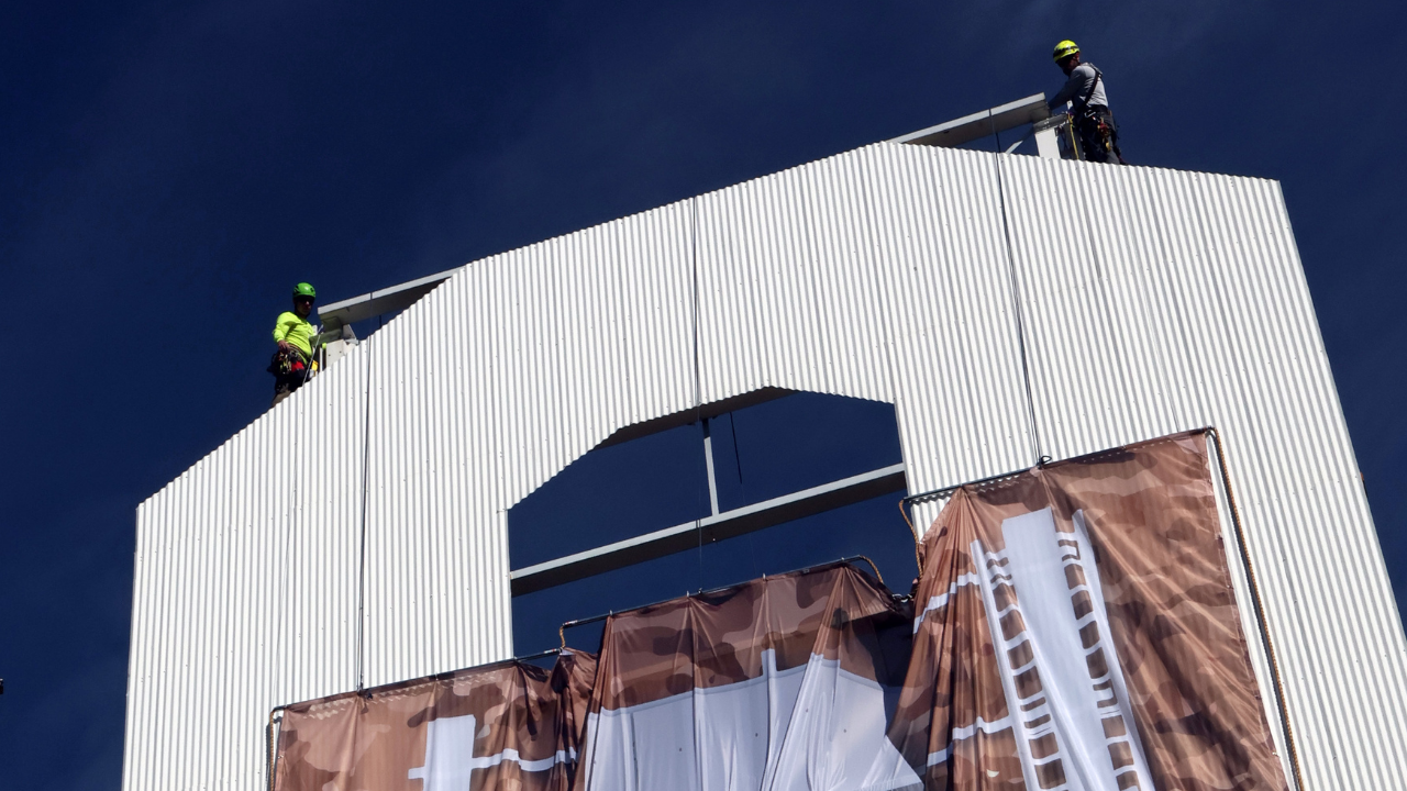 Mayor Garcetti, L.A. Rams Announce Hollywood Sign Installation to Celebrate  Super Bowl Victory