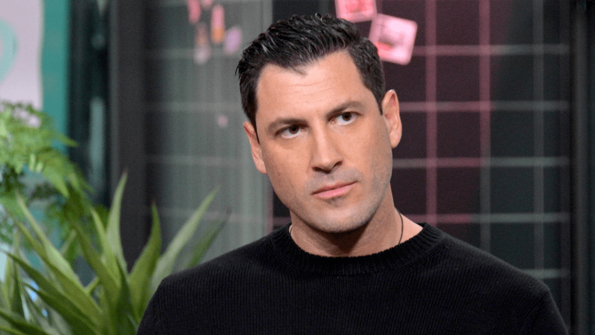 'Dancing With The Stars' Alum Maksim Chmerkovskiy Shares Update From Kyiv – NBC Bay Area - Vimarsana News