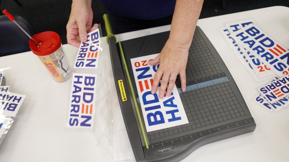 Some Dems Fear Extinction in Rural US With Brand Seen as 'Toxic' – NBC Bay Area - Vimarsana News