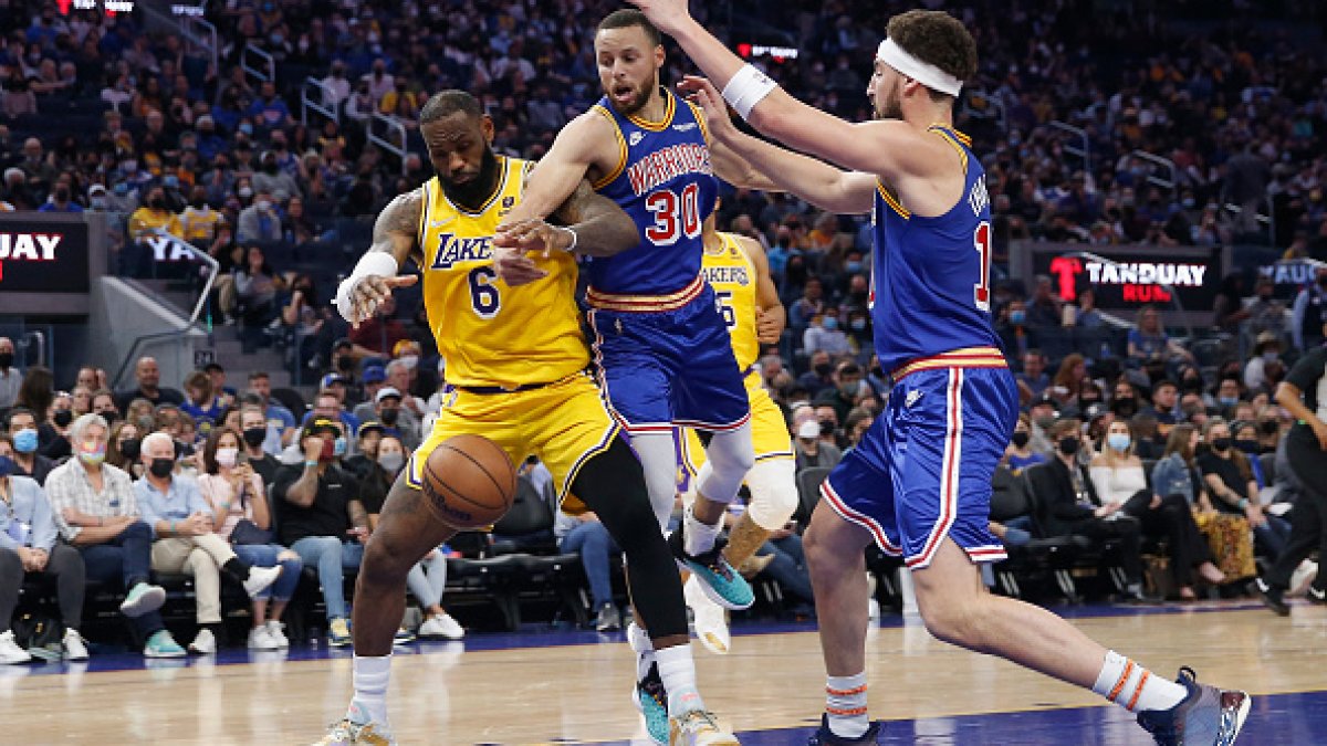 NBA Says Refs Missed Three Calls at End of Warriors’ Win Over Lakers ...