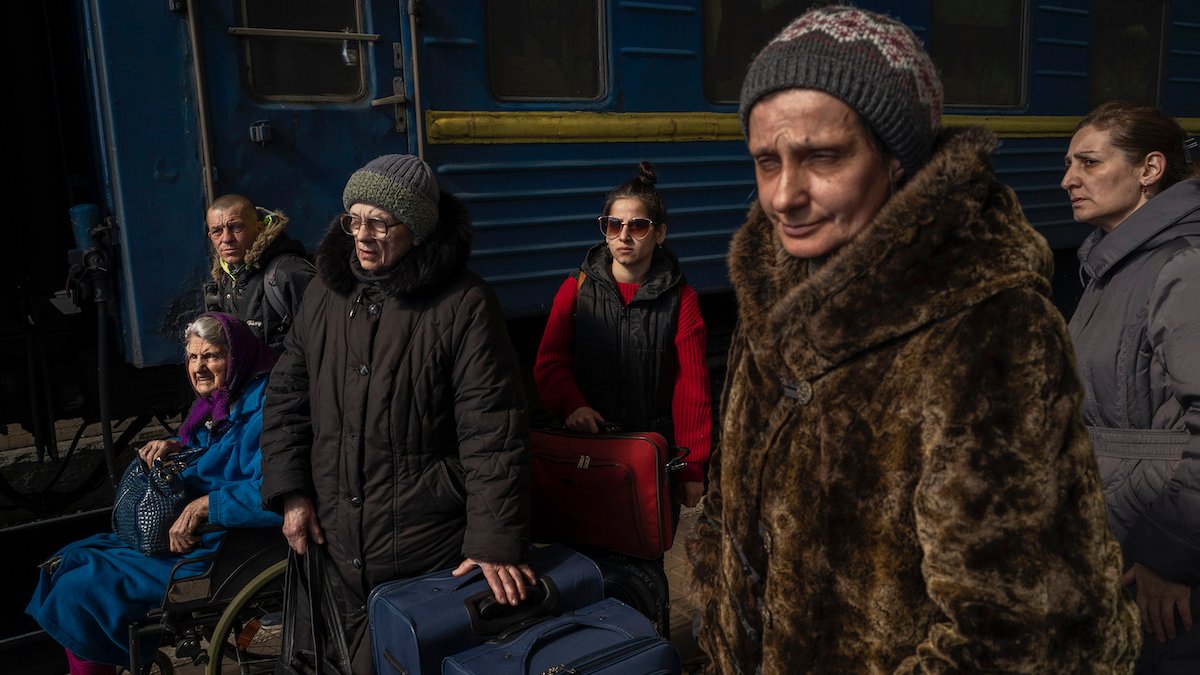 Ukrainian Refugees Speak of Bombs, Half-Empty Cities, Hunger - Vimarsana News