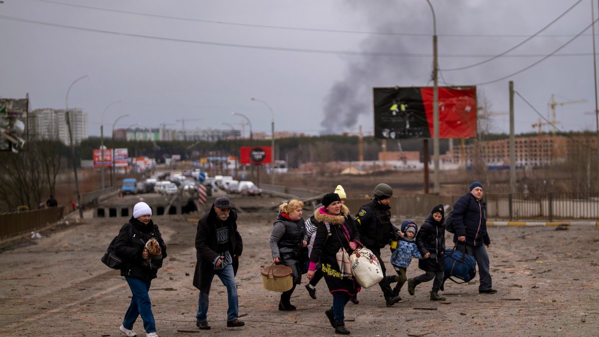 Crisis Deepens, Ukraine Accuses Moscow of 'Medieval' Tactics – NBC Bay Area - Vimarsana News