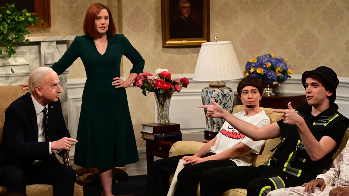 ‘SNL’: Biden Consults TikTok Stars on Russia-Ukraine War in Cold Open ...
