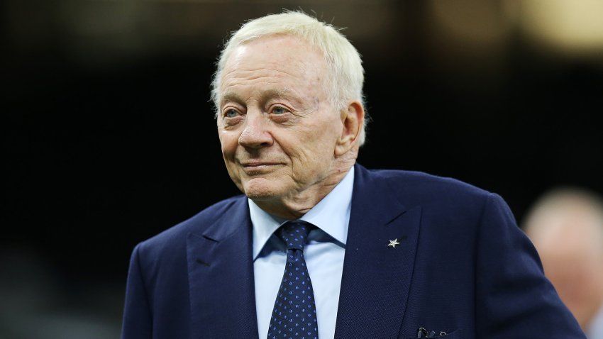 Cowboys QB Dak Prescott reacts to 1957 Jerry Jones photo going viral