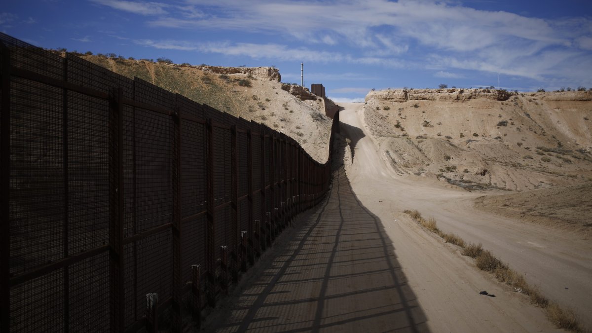 Migrant Crossings Rise as US Nears Title 42 Decision – NBC Bay Area - Vimarsana News