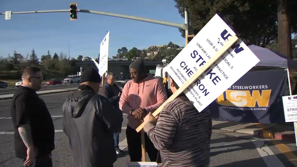 Steelworkers Walk Off Job at Chevron Richmond Refinery - Vimarsana News