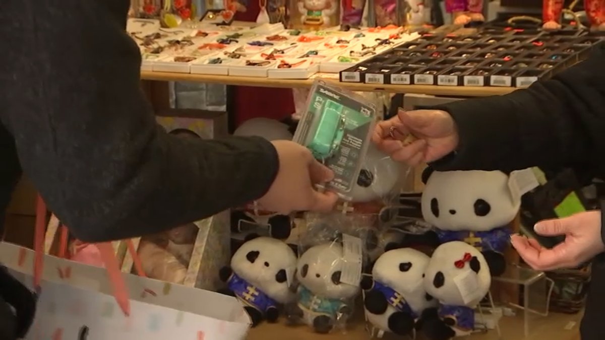 Community Group Hands Pepper Spray in Chinatown Hoping to Help Combat Crime - Vimarsana News