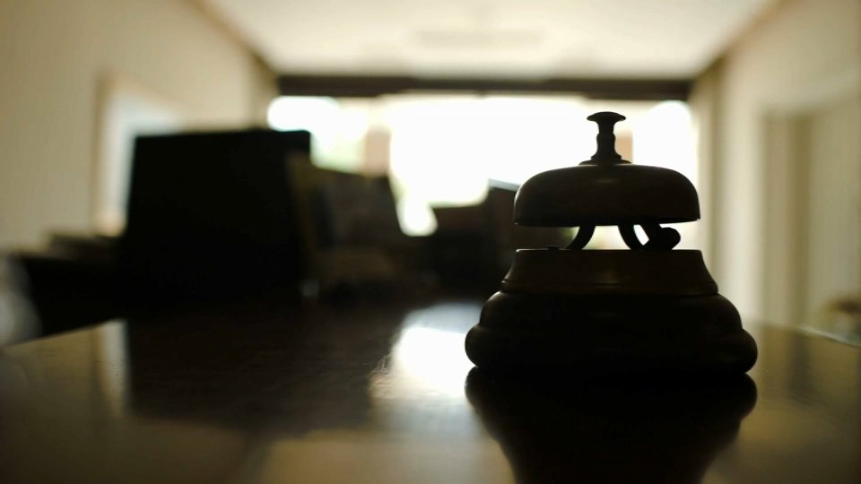 Stolen Luggage: Why a 150-Year-Old Law Caps a Hotel's Liability - Vimarsana News