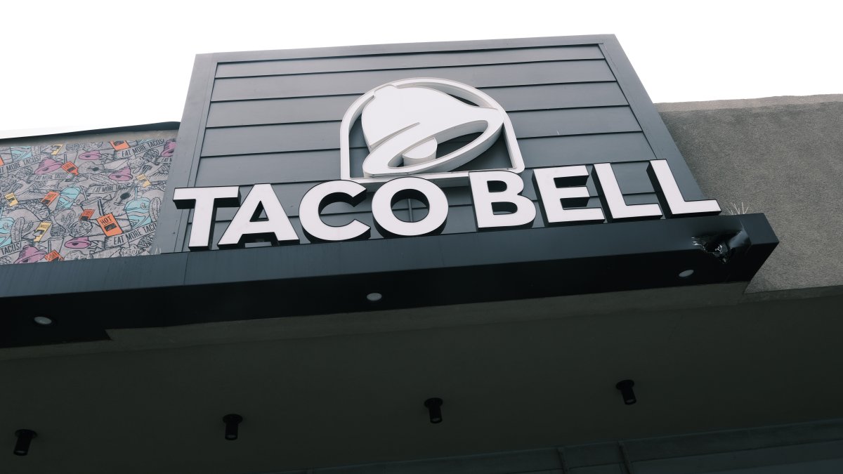 Taylor Farms pulls Mexican iceberg lettuce tied to Taco Bell cyclospora outbreak
