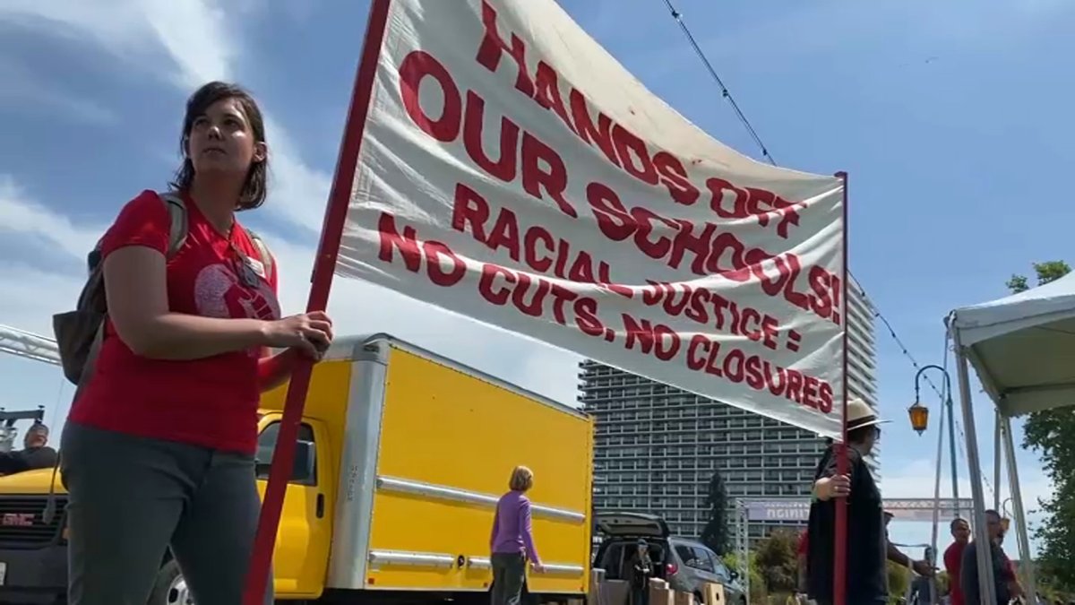 Striking Oakland Teachers, Students Upset Over Planned School Closures ...