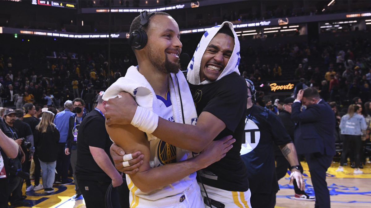 Warriors surprise fans by wearing 'We Believe' jerseys in regular