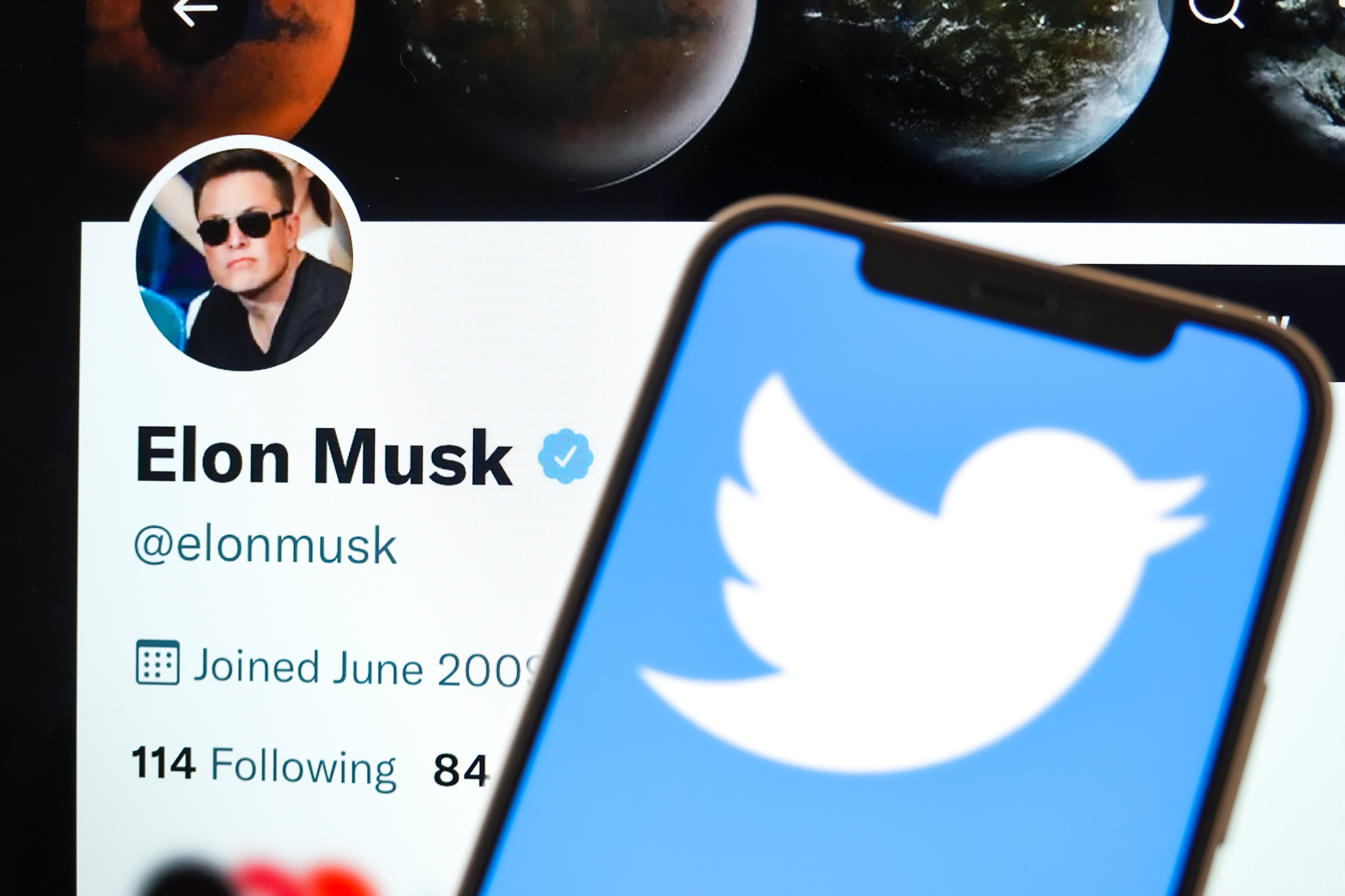 TwitterDown: Elon Musk Limits Tweet-Reading Due to System Manipulation