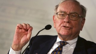 Warren Buffett Wouldn’t Buy ‘All of the Bitcoin in the World’ for $25: ‘It Doesn’t Produce Anything’
