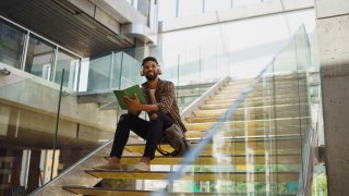 The 3 Best Books to Help You Live a Happier, More Successful Life, According to a Productivity Expert