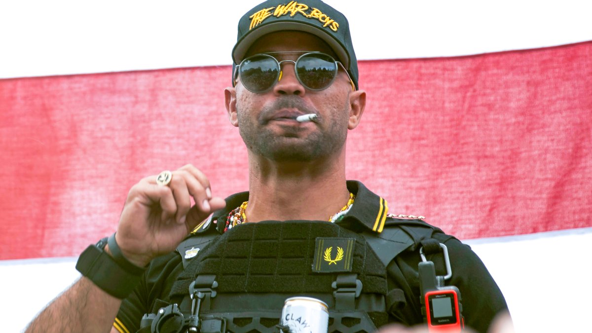 Police Officer Often Fed Information to Proud Boys Leader, Messages Show – NBC Bay Area - Vimarsana News