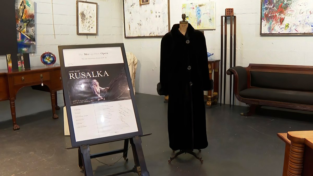 Ginsburg's Tea Set, Coat, Other Items Raise $800K for Washington National Opera - Vimarsana News