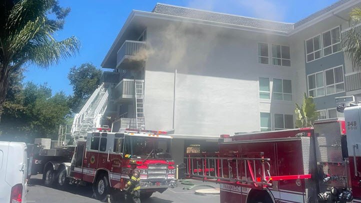 1 Dead, 50 Displaced After Apartment Building Fire in Mountain View - Vimarsana News