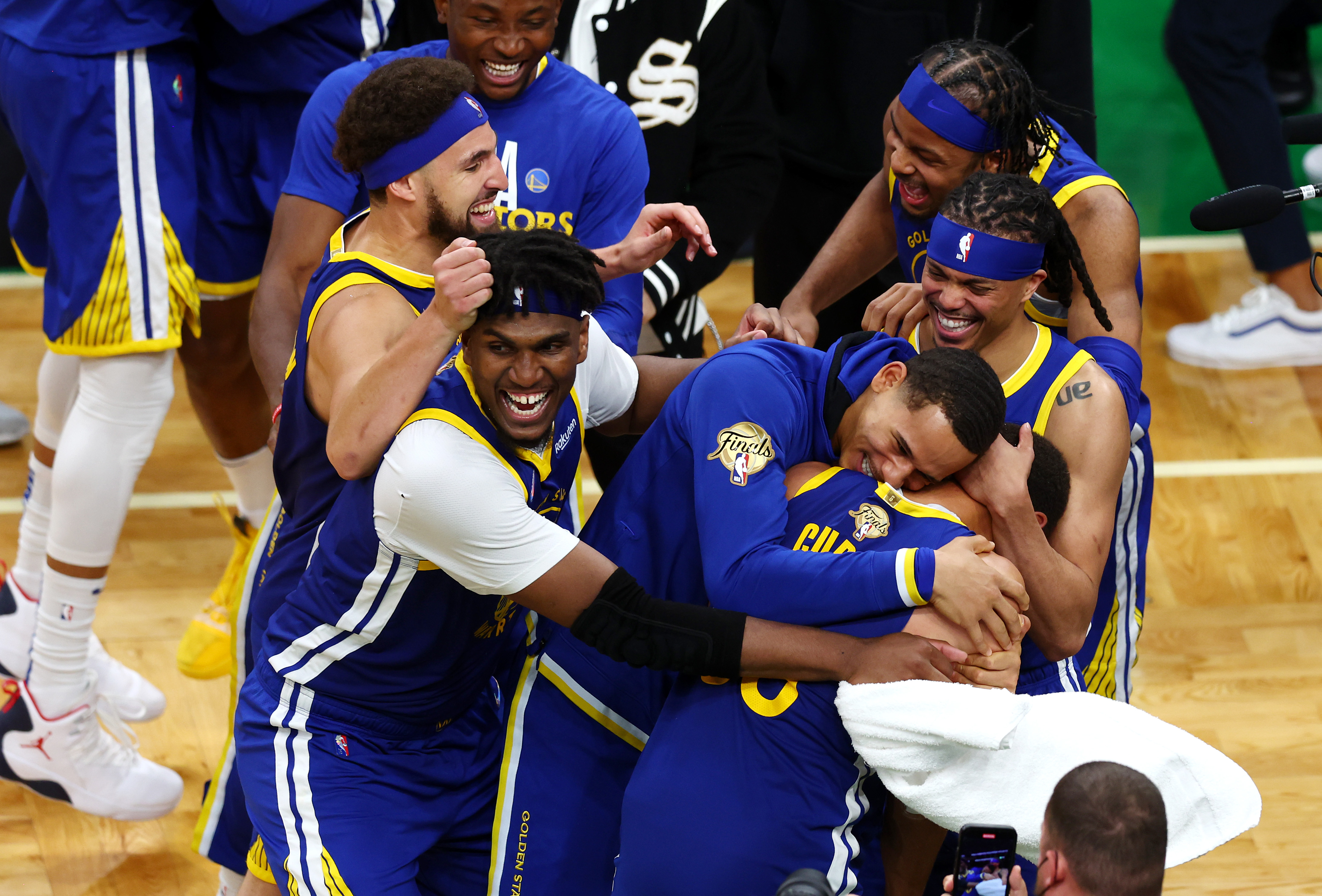 Golden State Warriors get their NBA Championship bling - CBS San Francisco