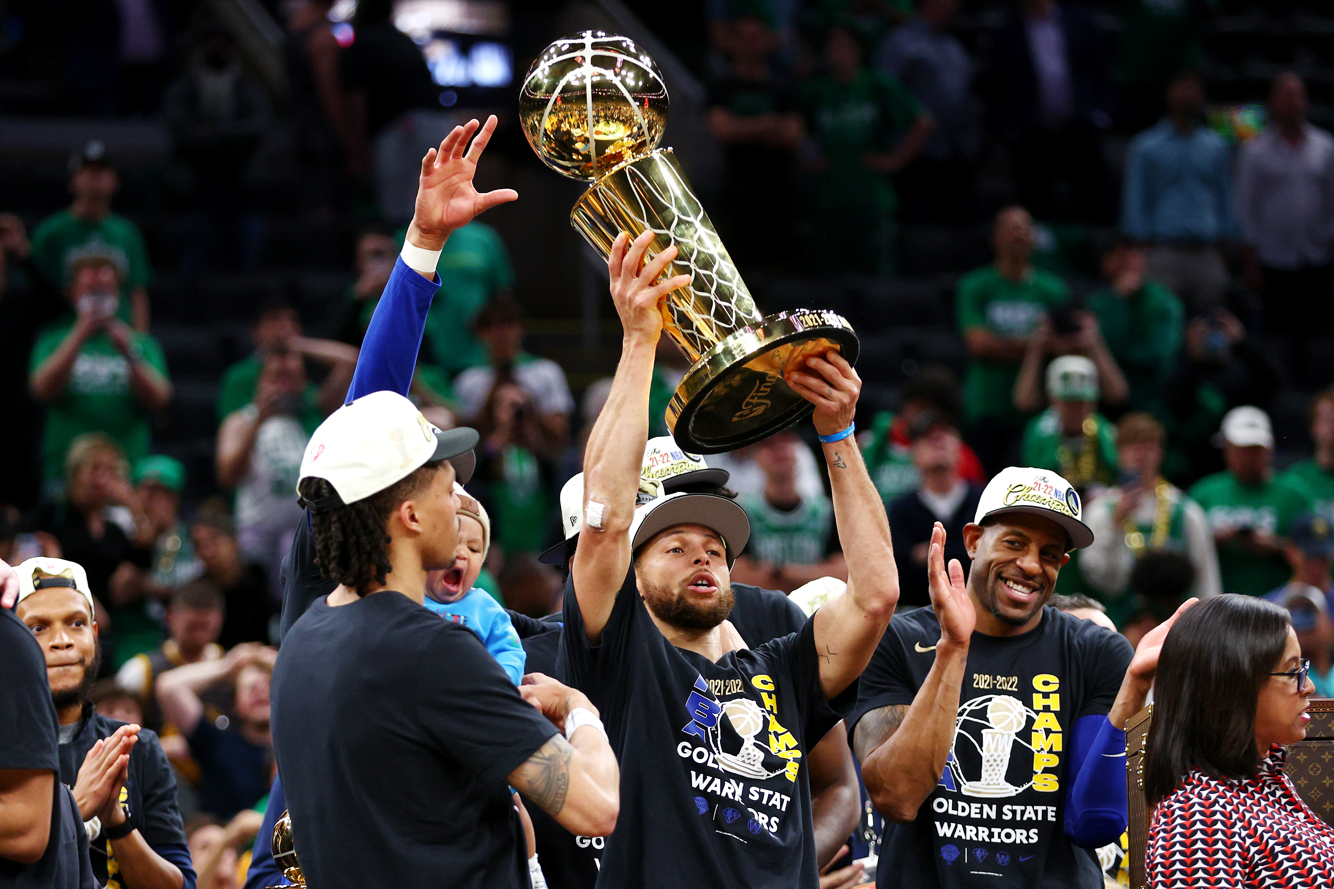 Golden State Warriors NBA Finals Champions 2022 Trophy T-Shirt