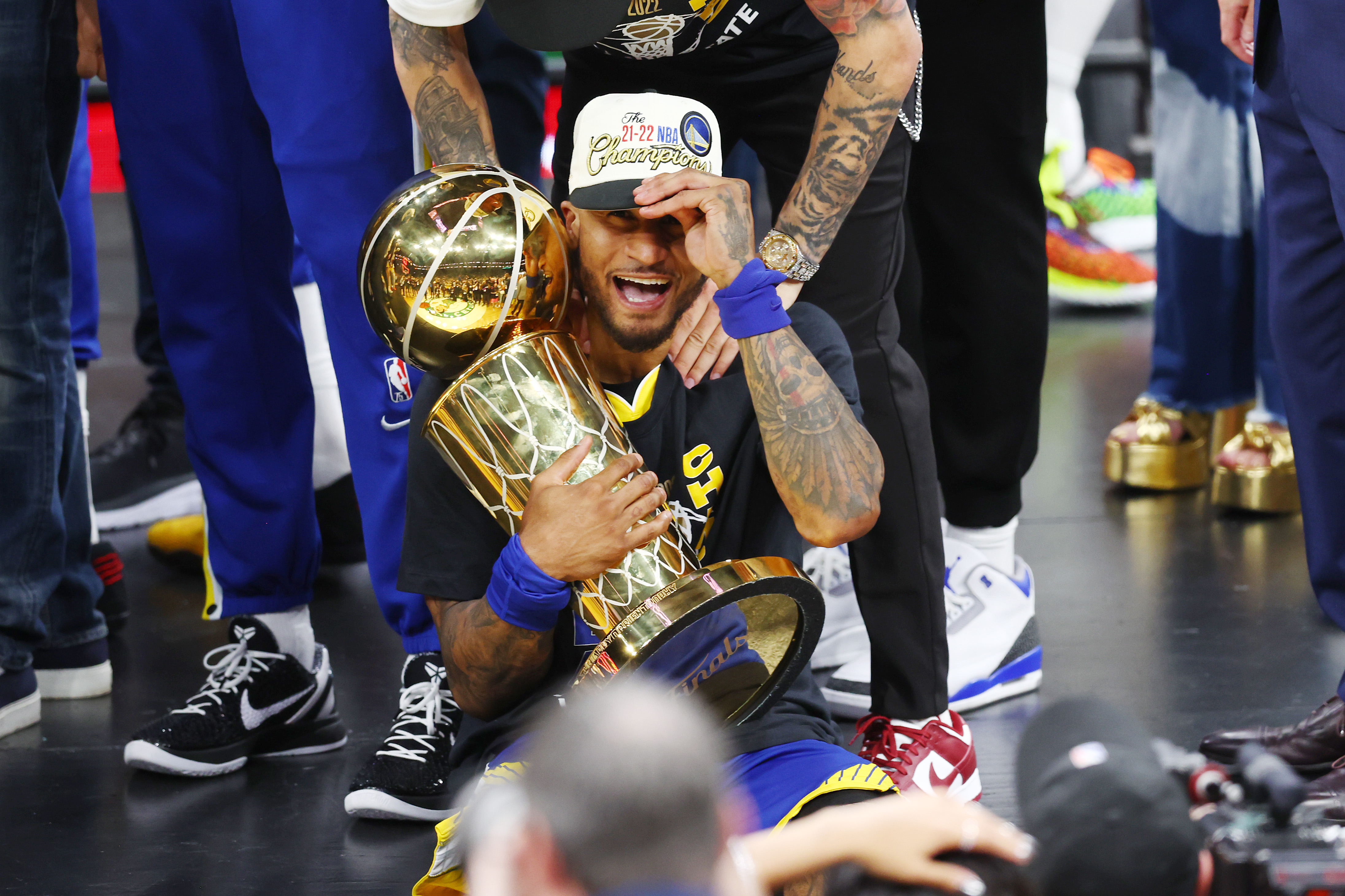Louis Vuitton on X: Congratulations to the Golden State Warriors, 2022 @NBA  Finals Champions. For the third year in a row, the Larry O'Brien Trophy was  awarded in a bespoke #LouisVuitton travel