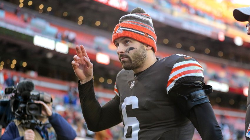 LOOK: Baker Mayfield headbutts Panthers teammates without a helmet